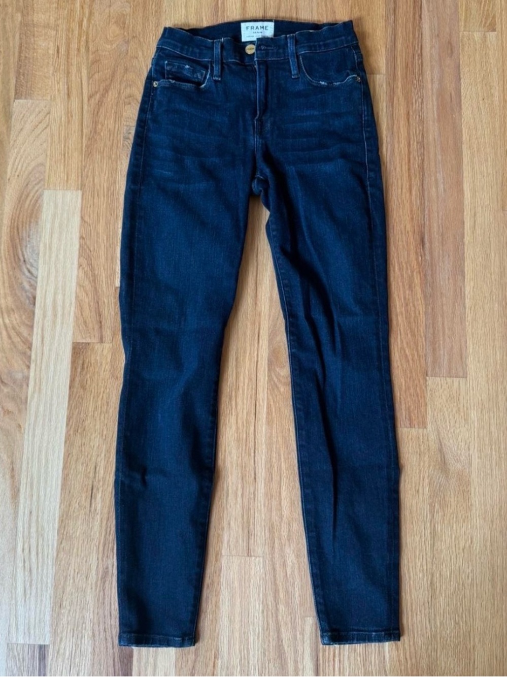 Frame Denim Le Skinny de Jeanne crop Jeans in Dark Indigo 25